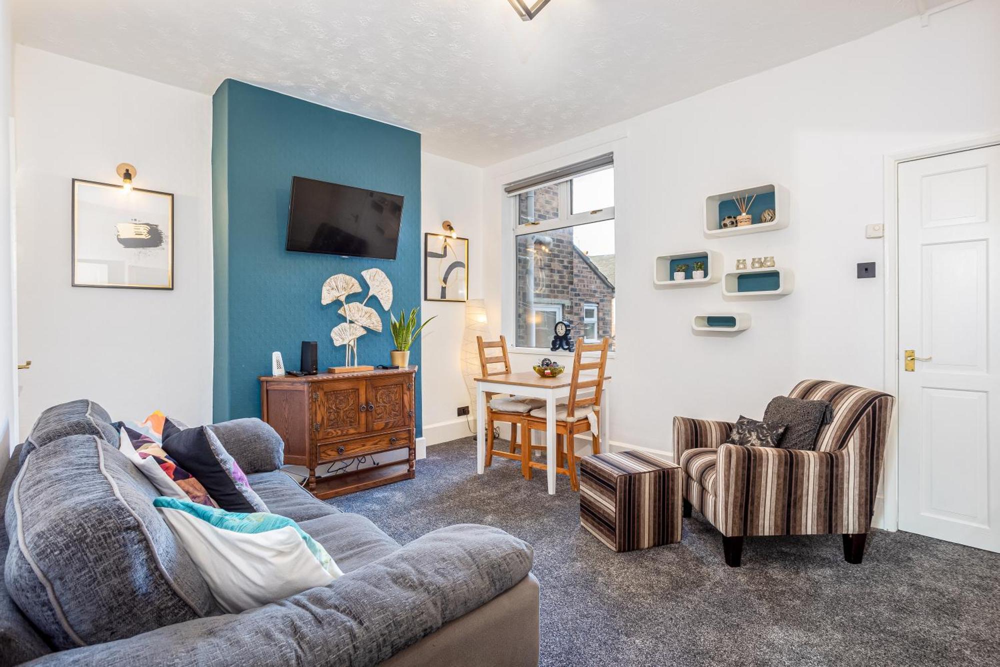 Coronation House By Yourstays - 3 Bedroom House In Newcastle-Under-Lyme Stoke-on-Trent Bagian luar foto