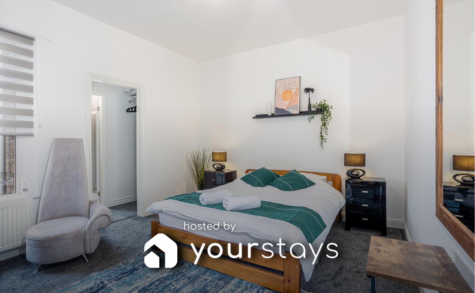 Coronation House By Yourstays - 3 Bedroom House In Newcastle-Under-Lyme Stoke-on-Trent Bagian luar foto